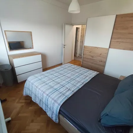 Kennedy Comfort Apartment, Near Old Bazaar & Universities Apartment