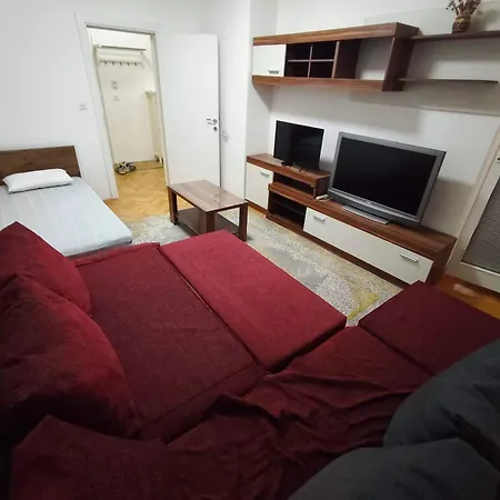 Kennedy Comfort Apartment, Near Old Bazaar & Universities Skopje