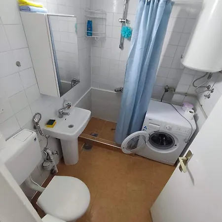 Kennedy Comfort Apartment, Near Old Bazaar & Universities Apartment *